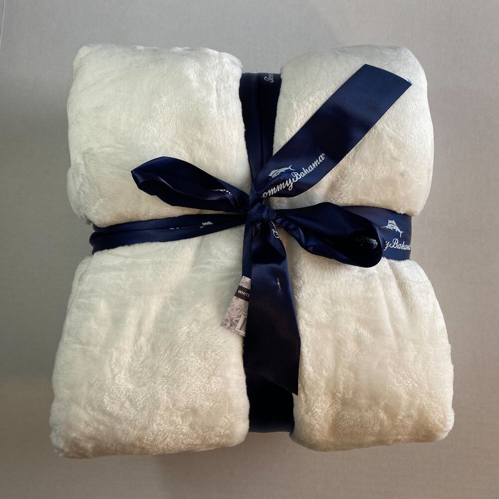 Tommy Bahama 50 X 70 White Flannel Plush Blanket/Throw